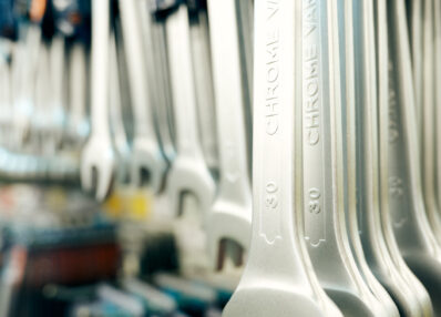 How to select the right wrench size for screws? A practical guide